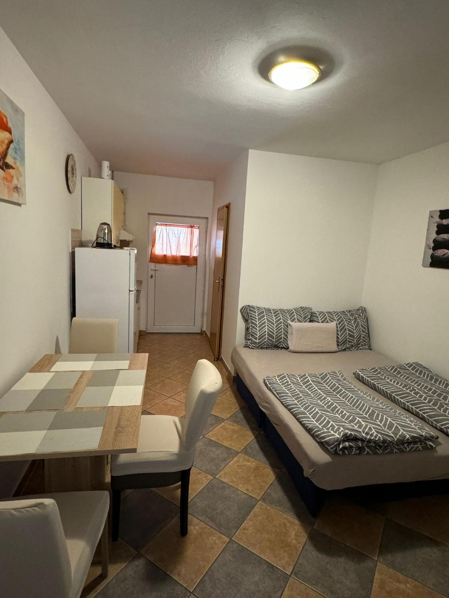 Studio Apartments Mt Šmrika Buitenkant foto