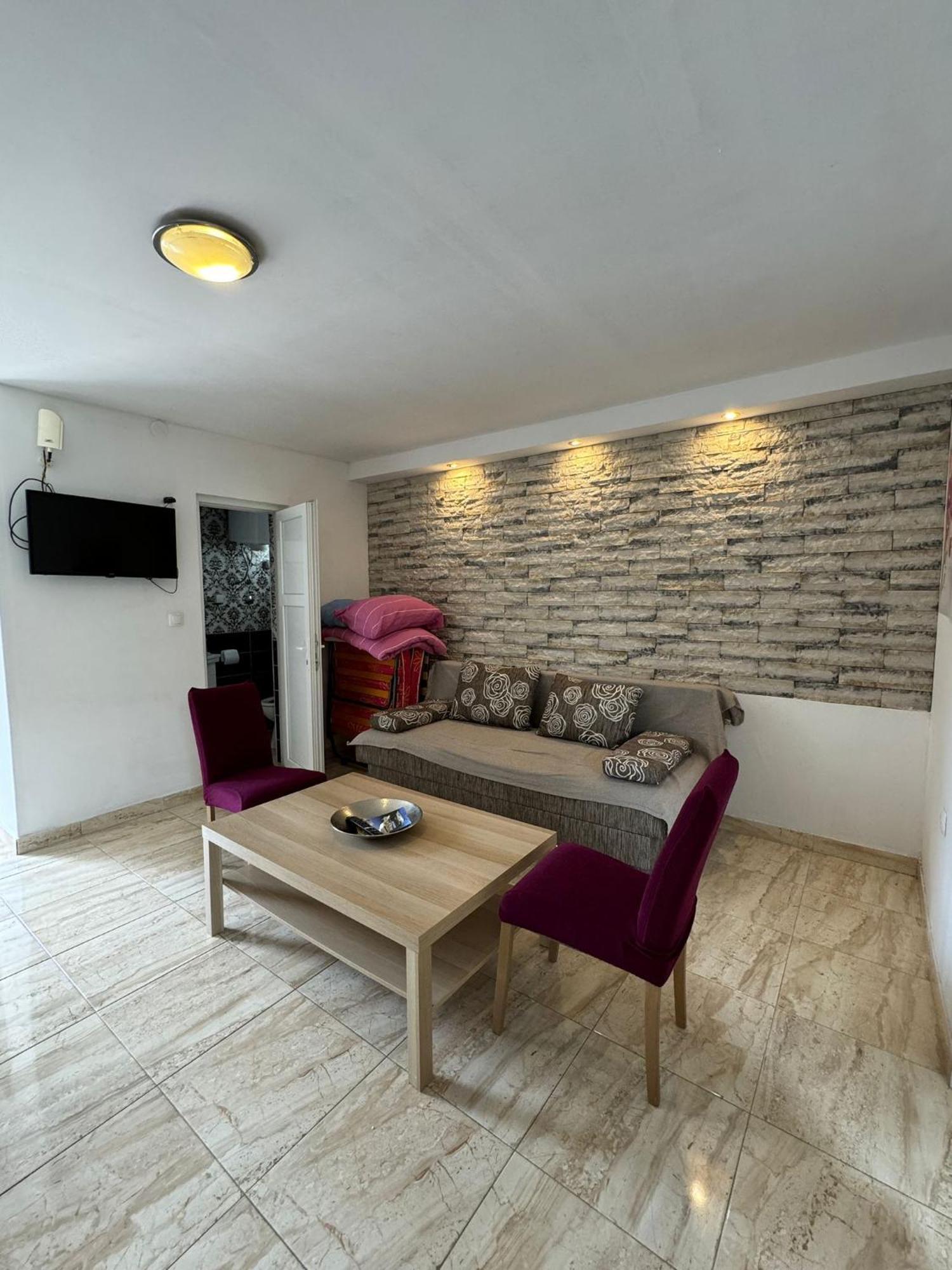 Studio Apartments Mt Šmrika Buitenkant foto
