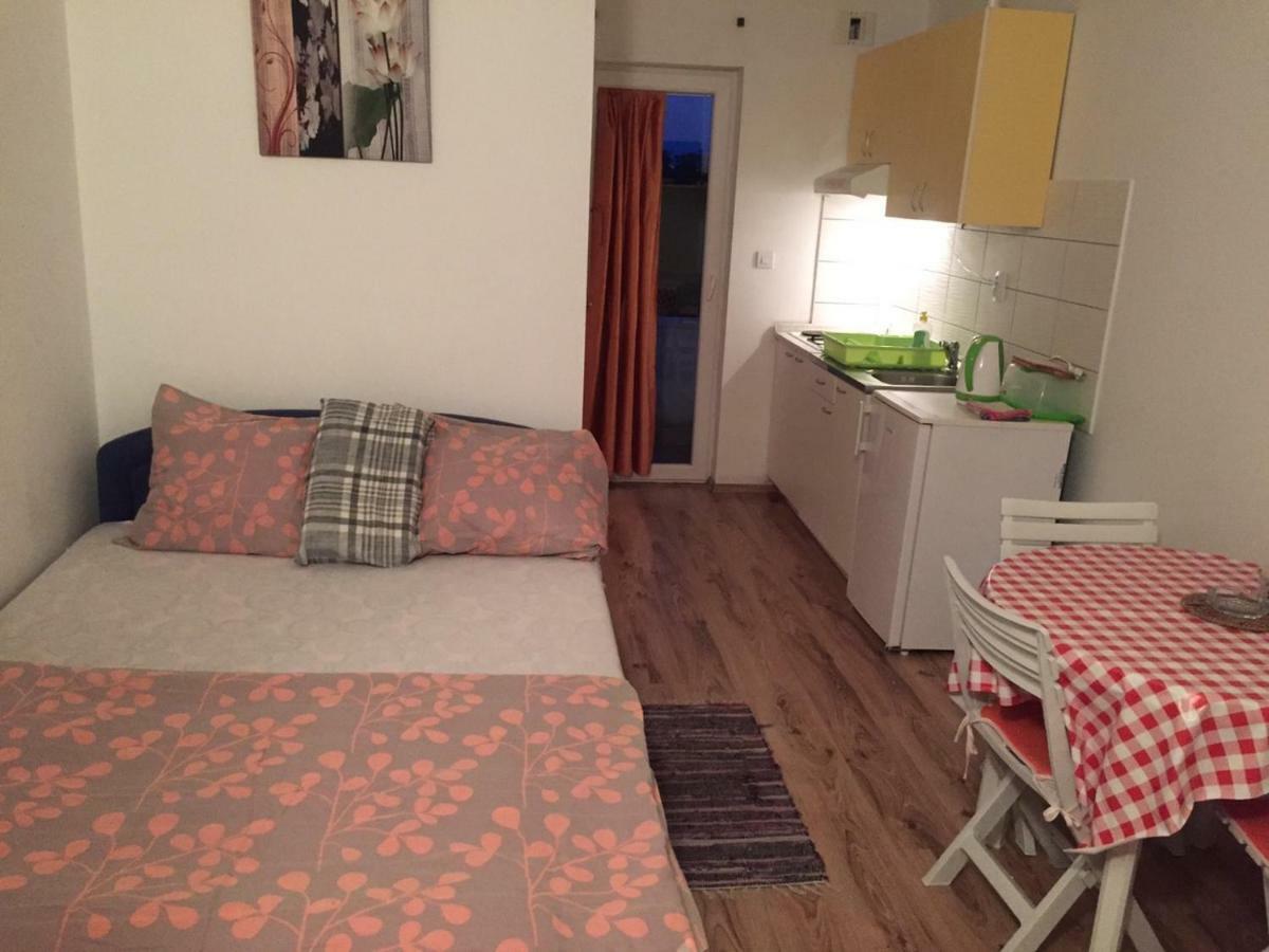 Studio Apartments Mt Šmrika Buitenkant foto